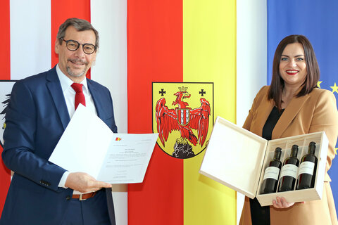 Land Landeshauptmannstellvertreterin Astrid Eisenkopf mit dem neu angelobten Vizebürgermeister von Eisenstadt Otto Kropf