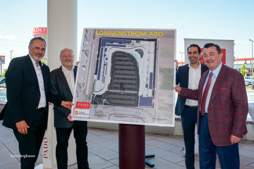 Stellten das Projekt der PV-Anlagen auf den Dächern der PADO Shopping Galerien in Parndorf vor – v.l.: LH Hans Peter Doskozil, Bgm. Wolfgang Kovacs, EB-Vorstand Stephan Sharma und PADO-GF KommR. Richard Erlinger