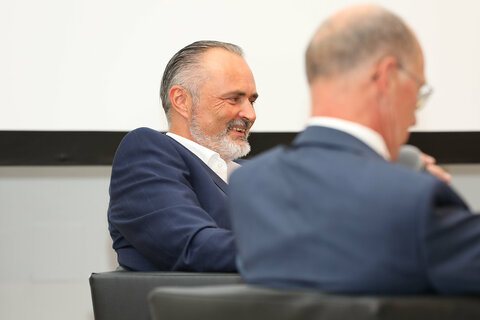 Landeshauptmann Hans Peter Doskozil bei der Podiumsdiskussion