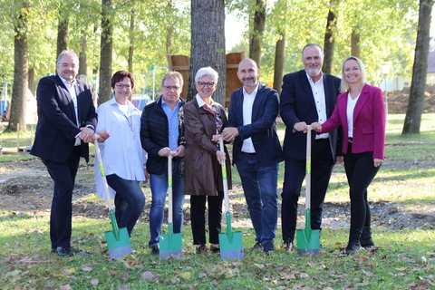 Landeshauptmann Hans Peter Doskozil besuchte die Spatenstichfeier für den Fitness- und Vitalpark in Großpetersdorf.