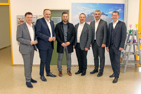 Das Pressefoto als Download: HIER KLICKEN!