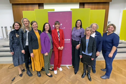 Astrid Eisenkopf bei der Lesung des Burgenländischen Frauennetzwerks mit Mari Lang Frauenfragen - Männer antworten