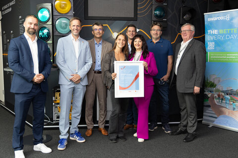 SWARCO FUTURIT Verkehrssignal-systeme Ges.m.b.H. (v.l.n.r): Stefan Eckhardt, Michael Sedlak (Wirtschaftsagentur Burgenland GmbH), Artur Pesendorfer, Anja Rautnig, Stephan Ullrich, Martina Mohopp (Wirtschaftskammer Burgenland), Rene Rudolf, Freddy Fellinger (Wirtschaftskammer Burgenland).