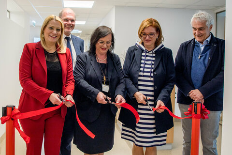 Landesrätin Daniela Winkler, Franz Öller, kaufmännischer Geschäftsführer Gesundheit Burgenland, Renate Waldherr, Standortleiterin Eisenstadt der Schule für allgemeine Gesundheits- und Krankenpflege Oberwart, Gabriele Ehrenhöfer, Direktorin der Schule für allgemeine Gesundheits- und Krankenpflege Oberwart und Expositur Eisenstadt, Stephan Kriwanek, medizinischer Geschäftsführer Gesundheit Burgenland.