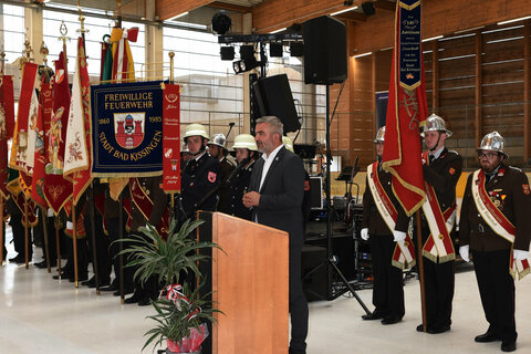 Landesrat Heinrich Dorner spricht bei der Jubiläumsfeier.