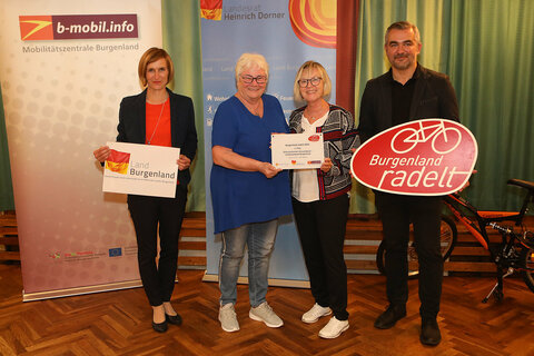 Christine Zopf-Renner und Landesrat Heinrich Dorner überreichten den Preis an Präsident Andreas Unger und Administratorin Helga Unger-Steinko (Österreichischer Herzverband - Landesverband Burgenland).