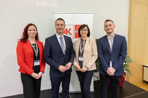 Die BH Eisenstadt-Umgebung ist nun burgenlandweit für alle arbeits- und sozialrechtlichen Verwaltungsstrafverfahren zuständig (v.l.) Bezirkshauptfrau-Stellvertreterin Mag.a Victoria Zukowski, Regierungskoordinator Robert Hergovich, Bezirkshauptfrau Mag.a Birgit Kiss-Wagner, Mikail Wein, BH Eisenstadt-Umgebung.