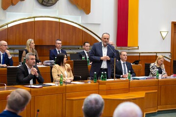 Landeshauptmann Hans Peter Doskozil bei seiner Budgetrede