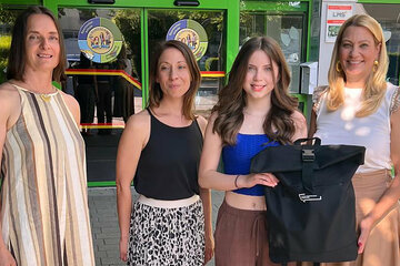 Mag.a Franziska Forbecini, Direktorin der Musikschule Frauenkirchen, Oboe-Lehrerin Marina Fleischhacker, MA, Ausnahme-Oboistin und „prima la musica“-Bundessiegerin Hannah Sachslehner und Landesrätin Mag.a (FH) Daniela Winkler.