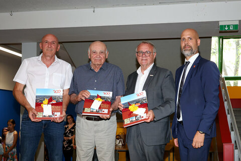 Die ALtbürgermeister von frauenkirchen Ziniel, Paar und Niessl mit dem amtierenden Bürgermeister Schmid ,