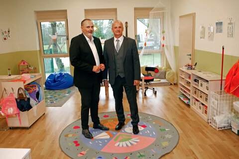 Landeshauptmann Hans Peter Doskozil besichtigte gemeinsam mit Bürgermeister Helmut Kopeszki den Zubau des Kindergartens in der Großgemeinde Tobaj.