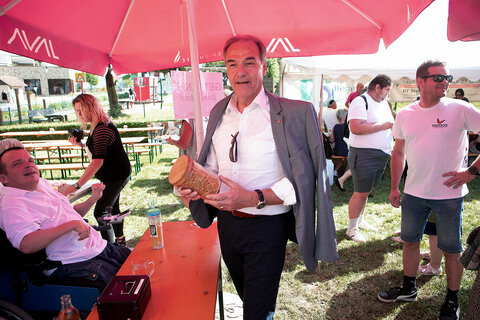 Soziallandesrat Dr. Leonhard Schneemann gab eine Tipps beim Tippspiel ab.