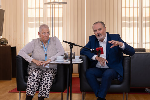 Landeshauptmann Hans Peter Doskozil und Bundesministerin a.D. Dr.in Andrea Kdolsky bei der Pressekonferenz in Eisenstadt.