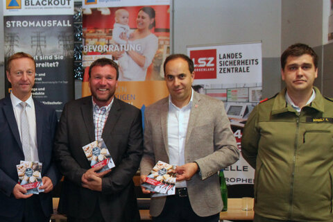 Landeshauptmann-Stellvertreter Johann Tschürtz, Bürgermeister Christian Rohrer, DI Christian Spuller, Geschäftsführer Landessicherheitszentrale und Ortsfeuerwehrkommandant Manuel Borbely.