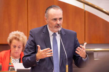 LH Hans Peter Doskozil bei seiner Budgetrede