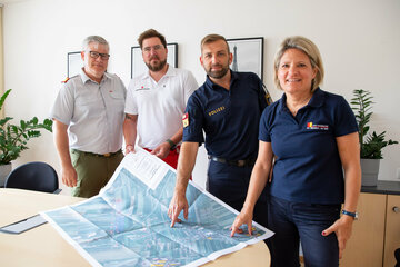 Bezirksfeuerwehrkommandant OBR Anton Kandelsdorfer, Dienstführender Bezirksstelle Rotes Kreuz Neusiedl am See, Florian Feldmann, Mjr Thomas Peck, BA, BPK Neusiedl am See, Mag.a Ulrike Zschech, BH Neusiedl am See