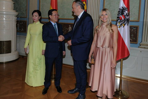 LH Hans Peter Doskozil und Gattin Julia empfingen den Staatspräsidenten der Sozialistischen Republik Vietnam, Herrn Vo Van Thuong und seine Gattin Phan Thi Thanh Tam zu einem offiziellen Besuch im Burgenland