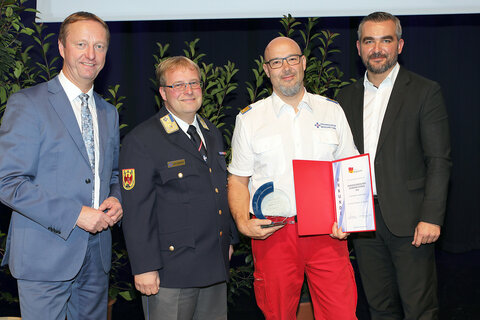 LH-Stv. Johann Tschürtz, Stefan Ferschich, Österreichische Wasserrettung Landesleiter Burgenland, Gernot Haider, Österreichische Wasserrettung Landesgruppe Burgenland, LR Heinrich Dorner (v.l.).