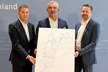 Landesrat heinrich Dorner präsentiert die Benutzungsgebühr für Schwerverkehr auf Ausweichrouten