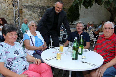 Landeshauptmann Hans Peter Doskozil legte Wert auf den direkten Kontakt mit den Besuchern.