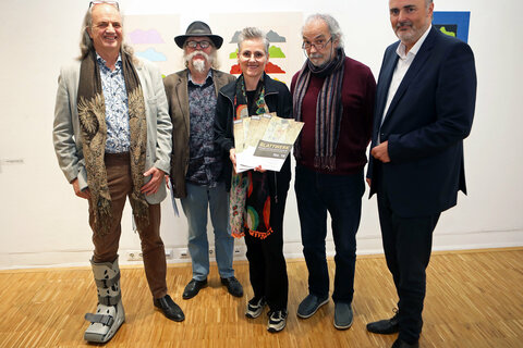 Landeshauptmann Hans Peter Doskozil (r.) präsentierte gemeinsam mit Obfrau Eveline Rabold (Mitte) sowie Geschäftsführer Alfred Masal, Intendant Peter Wagner (Theaterinitiative Burgenland) und Obfrau-Stellvertreter Wolfgang Horwath (Bühnenbildner für das Opernprojekt) (v.l.)  das neue Programm im Offenen Haus Oberwart.