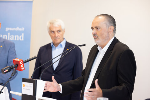 Landeshauptmann Doskozil bei der Pressekonferenz