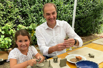 Landesrat Leonhard Schneemann: Viele Kinder aus dem Burgenland nutzen das großartige Angebot der Kreativferienakion von KUGA4KIDS, wie auch Mira aus dem Bezirk Oberpullendorf