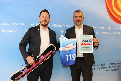 Die Grasski Jugend-WM ist wieder in Rettenbach erklärt Sportlandesrat Heinrich Dorner