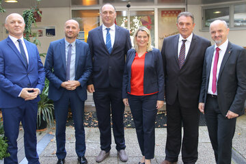 Kooperationen im Bildungsbereich diskutierten der Vizerektor der Universität Sjever, Damir Vusić, der stellvertretende Gespan Tomislav Paljak, der Rektor der Universität Sjever, Marin Milković, Landesrätin Daniela Winkler, Gespan Radimir Čačić und