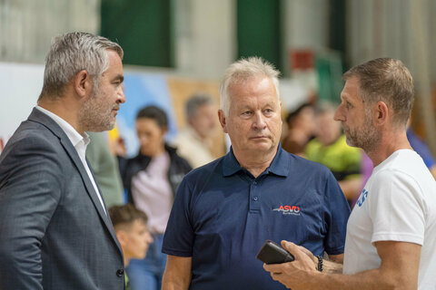 Landesrat Heinrich Dorner und ASVÖ Burgenland Präsident Robert Zsifkovits besuchten die Bundesvergleichskämpfe im Landessportzentrum VIVA Steinbrunn.