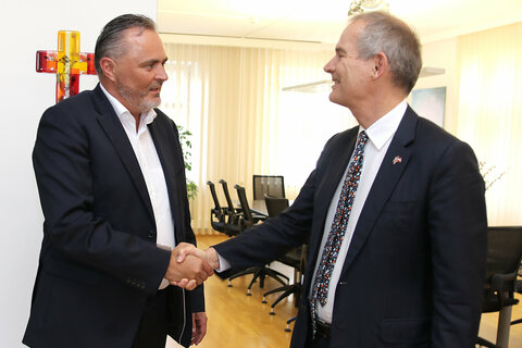 Landeshauptmann Hans Peter Doskozil hieß S.E. Leigh Turner CMG, Botschafter des Vereinten Königreichs in Österreich, herzlich willkommen