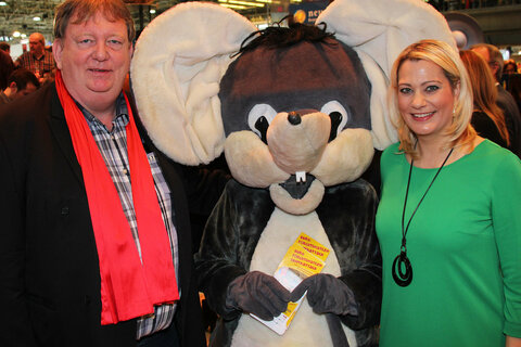 Landeshauptmann Hans Peter Doskozil, Tourismuslandesrat MMag. Alexander Petschnig, Landesrat Christian Illedits, Landesrat Mag. Heinrich Dorner und Landesrätin Mag.a (FH) Daniela Winkler konnten am heutigen Eröffnungstag auf der Ferien-Messe Wien beim bereits traditionellen VIP-Empfang auf dem Burgenlandstand Spitzen der Kultur, des Tourismus und der Wirtschaft begrüßen