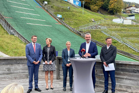 Landesrat heinrich Dorner bei der Konferenz der Ländersportreferenteinnen und referenten