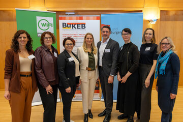 BuKEB-Vorsitzende Dr.in Christine Teuschler, WIFI-Institutsleiter Mag. Thomas Jestl und Bildungslandesrätin Mag.a (FH) Daniela Winkler beim Tag der Weiterbildung 2025.