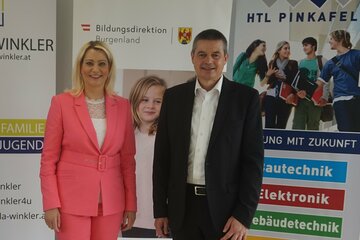 Landesrätin Mag.a (FH) Daniela Winkler und Dir. Dr. Wilfried Lercher, Schulleiter der HTL Pinkafeld (v.l.n.r.);