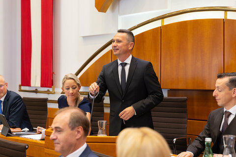 Robert Hergovich nach der Wahl zum 1. Präsidenten des Burgenländischen Landtages