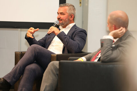 Wohnbaulandesrat Heinrich Dorner bei der Podiumsdiskussion