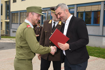 LR Dorner zeichnet 24 AbsolventInnen des Feuerwehrleistungsabzeichen in Gold aus