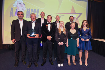 Sportlandesrat Heinrich Dorner mit Barbara Leitgeb, „Special Olympics Burgenland Award“, „Aufsteigerin des Jahres“, Tamara Lehner, Karate, „Trainer des Jahres“ Horst Leitner, Basketball, Sebastian Käferle und Edi Patekar für das „Team des Jahres“ Gunners Oberwart, Basketball, „Sportlerin des Jahres 2024“ Charlize Mörz, Kunstturnen, „Sportler des Jahres“ Kitesurfer Valentin Bontus und Richard Schuh, „Ehrenpreis des Landeshauptmannes“