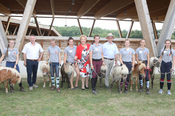 Landtagspräsidentin Verena Dunst eröffnete das große Bio-Fest