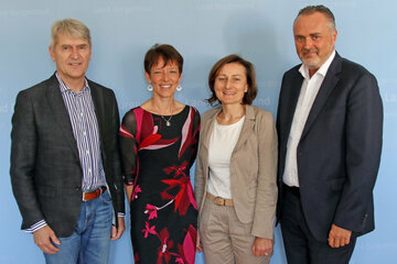 Prim. Dr. Wilfried Horvath, Präsident der Österreichischen Krebshilfe Burgenland, Dr.in Michaela Klein, stellvertretende Präsidentin, Geschäftsführerin Mag. Andrea Konrath und LH Hans Peter Doskozil.