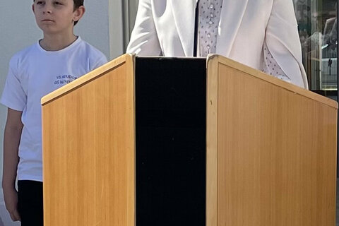 Bildungslandesrätin Mag.a (FH) Daniela Winkler bei ihrer Ansprache zur Eröffnung der neuen Volksschule in Neudorf.