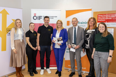 Tamara Hildner (ÖIF), Ines Wagner-Schwartz (McDonalds), Marko Krapec (McDonalds), Landesrätin Mag.a (FH) Daniela Winkler, Roland Goiser(ÖIF), Birgit Schlosser (ZIB Training), Simona Mayerhofer (ÖIF).
