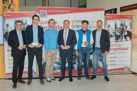 Gruppenbild (v.l.n.r.) Mag. Michael Gerbavsits, Geschäftsführer Wirtschaftsagentur Burgenland GmbH, Amadeus Linzer MSc, Geschäftsführer Vitablick, Mag.(FH) Christoph Igler, MB, Geschäftsführer anodu, Wirtschaftsandesrat Dr. Leonhard Schneemann, Markus Fink (Agro Rebels), Mag. Martin Trink, Leiter StartUp Burgenland.