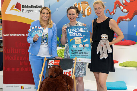 Landesrätin Daniela Winkler, Silke Roiss (Vorstand Bibliotheken Burgenland), Julia Gserz (AK Bücherei)