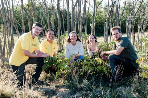 (vlnr) Benedikt Rödlich (Landschaftsplegeverein), Alexander Mrkvicka (Landschaftspflegeverein), LH-Stv.in Haider-Wallner, Verena Kefer (BOKU), Benjamin Dauth (BOKU).