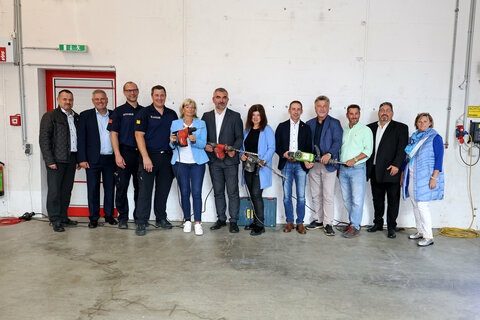 Landesrat Dorner beim Baustart von modernem Feuerwehrhaus in Neusiedl am See