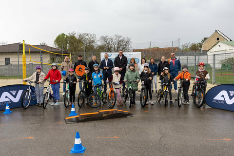 LAndesrat Dorner präsentierte die AUVA Radworkshops in den burgenländischen Volksschulen