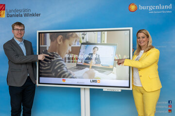 Projektkoordinator David Wilfing und Landesrätin Mag.a (FH). Daniela Winkler.