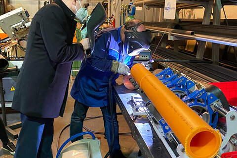 Landesrat Leonhard Schneemann zu Besuch im „Bildung und Beschäftigungszentrum Burgenland – Rudersdorf“ (BBZ Rudersdorf), wo seit Kurzem Arbeitslosen im Südburgenland - vor allem im Bezirk Jennersdorf – grundlegende technische und gewerbliche Fähigkeiten vermittelt werden